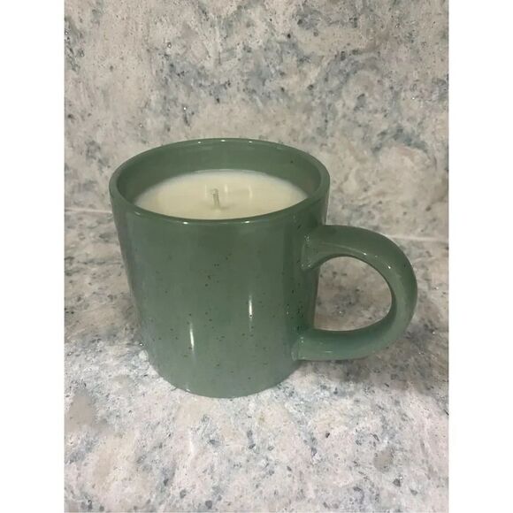 Vanilla Green Mug Candle - Picture 1 of 4